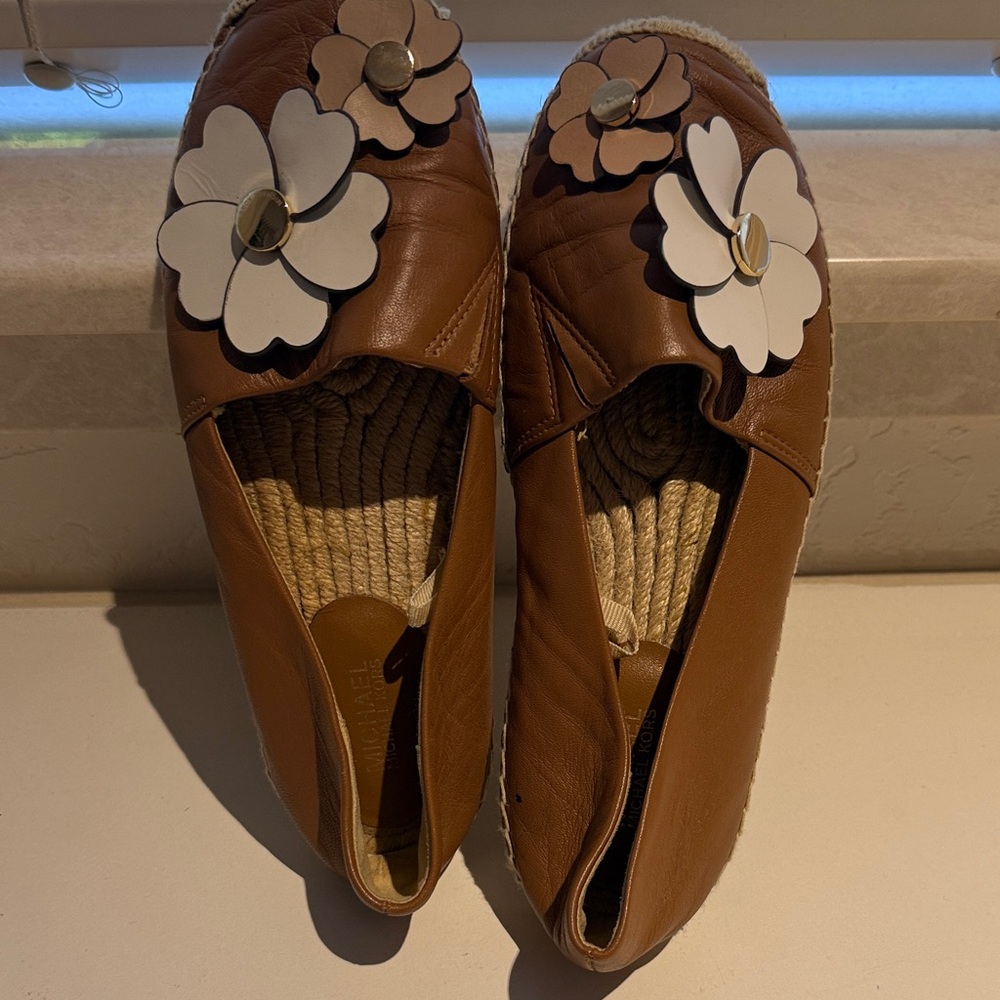 Michael Kors Tan Floral Flats/Espadrilles